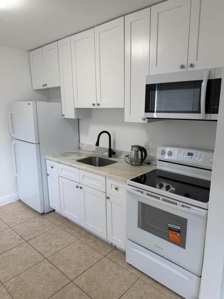 760 4TH Street - Photo 1