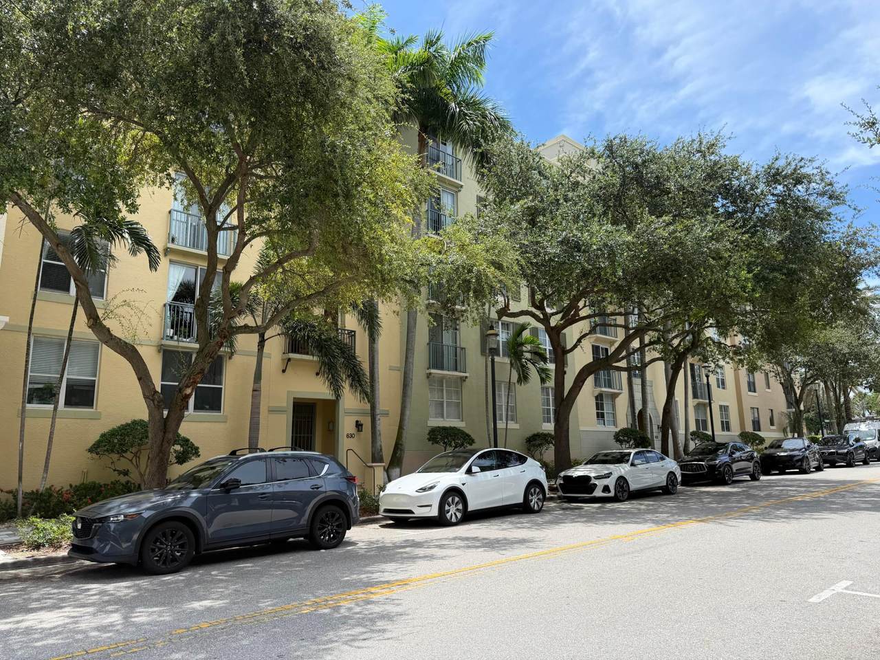 630 Sapodilla Avenue - Photo 1