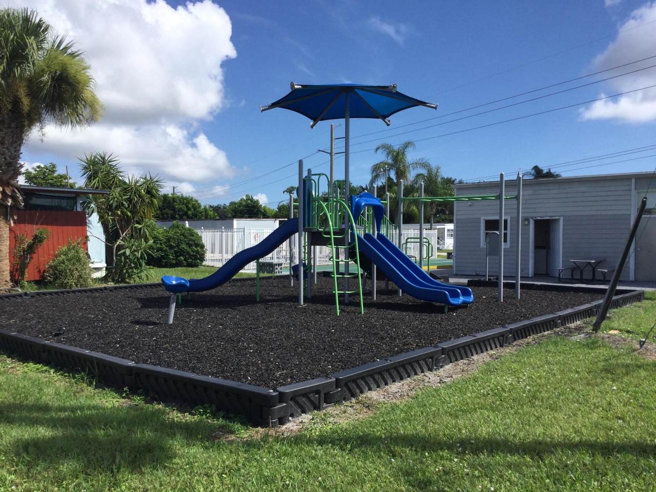 https://bt-photos.global.ssl.fastly.net/beaches/1280_boomver_2_B26062156-2.jpg