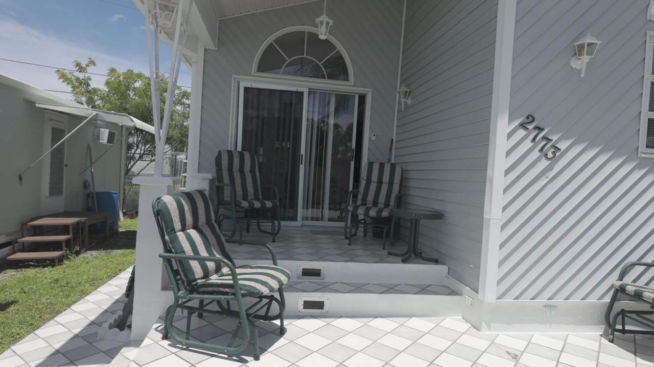 https://bt-photos.global.ssl.fastly.net/beaches/1280_boomver_2_B26062812-2.jpg