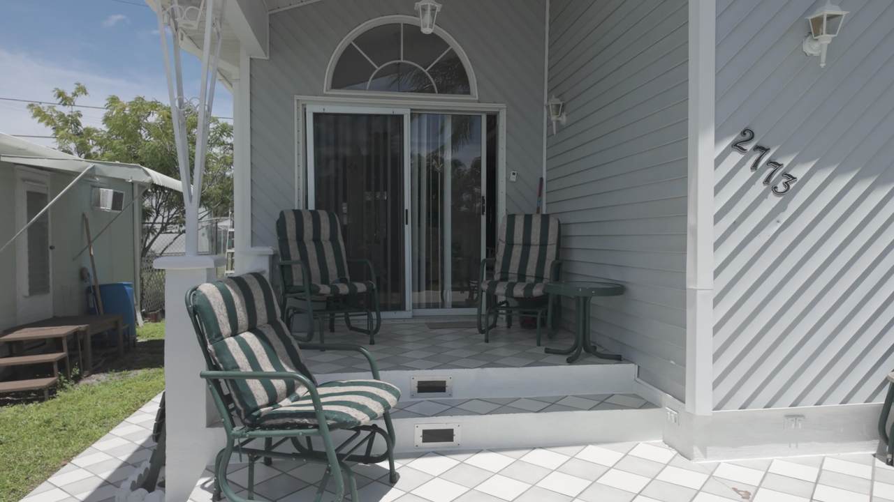 https://bt-photos.global.ssl.fastly.net/beaches/1280_boomver_2_B26062812-2.jpg