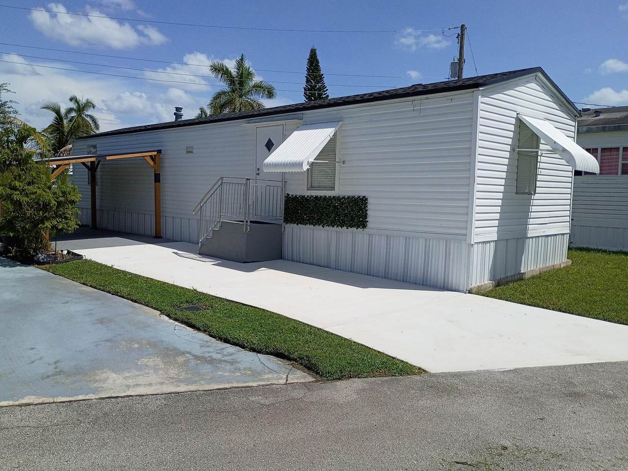8517 17TH Court - Photo 1