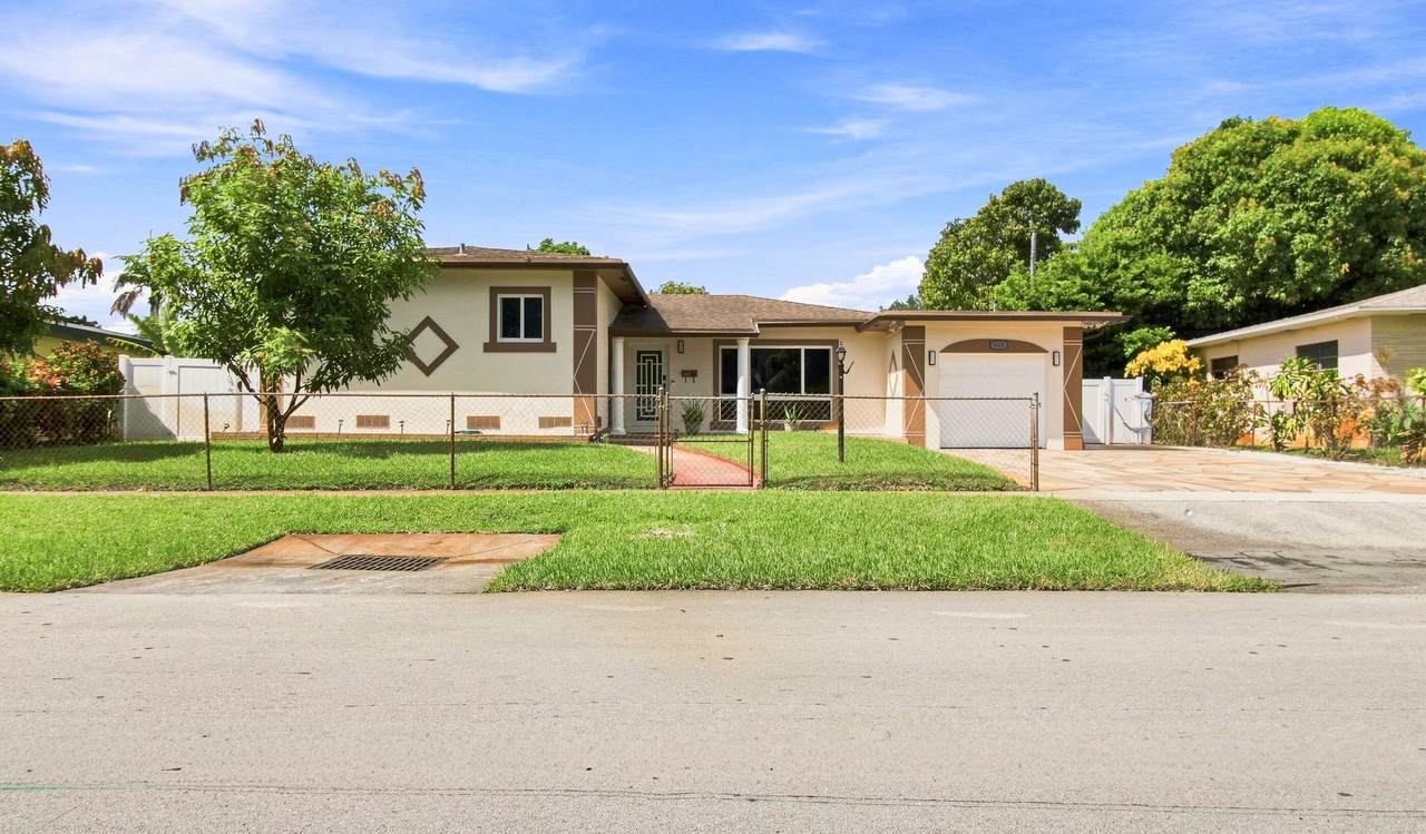 655 Melrose Circle - Photo 1