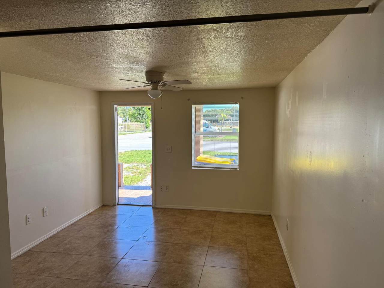 1403 Avenue M - Photo 1