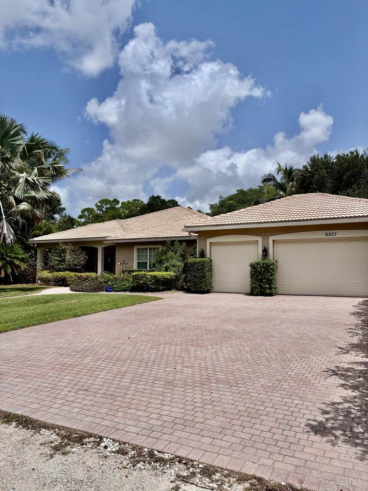 6937 Monmouth Road - Photo 1
