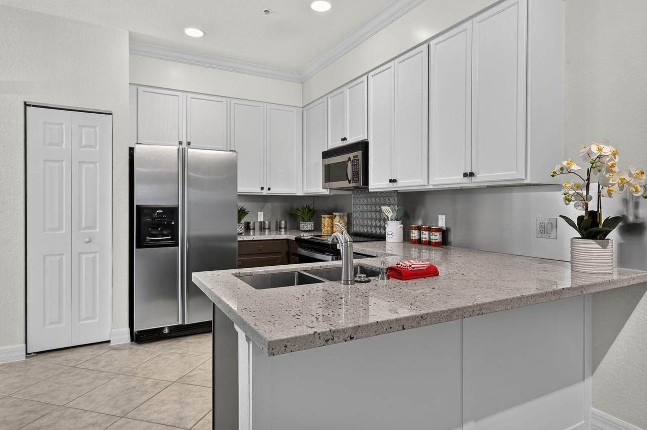 290 5TH Avenue - Photo 1