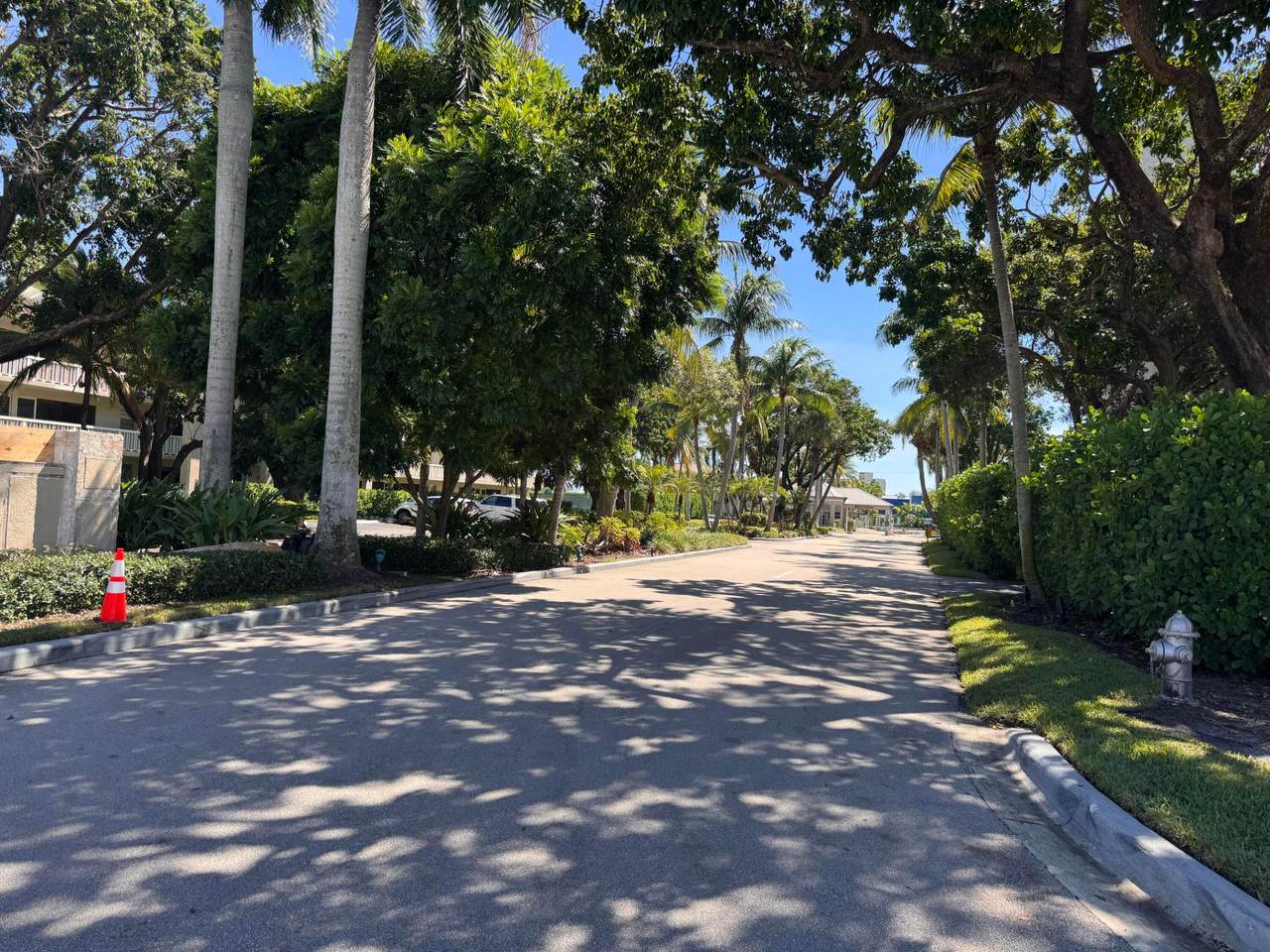 https://bt-photos.global.ssl.fastly.net/beaches/1280_boomver_2_B26079532-2.jpg