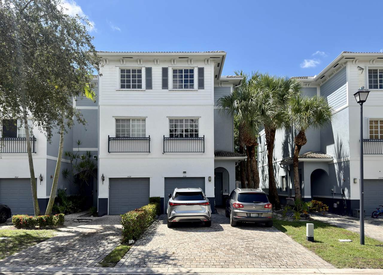 1431 36TH Way - Photo 1