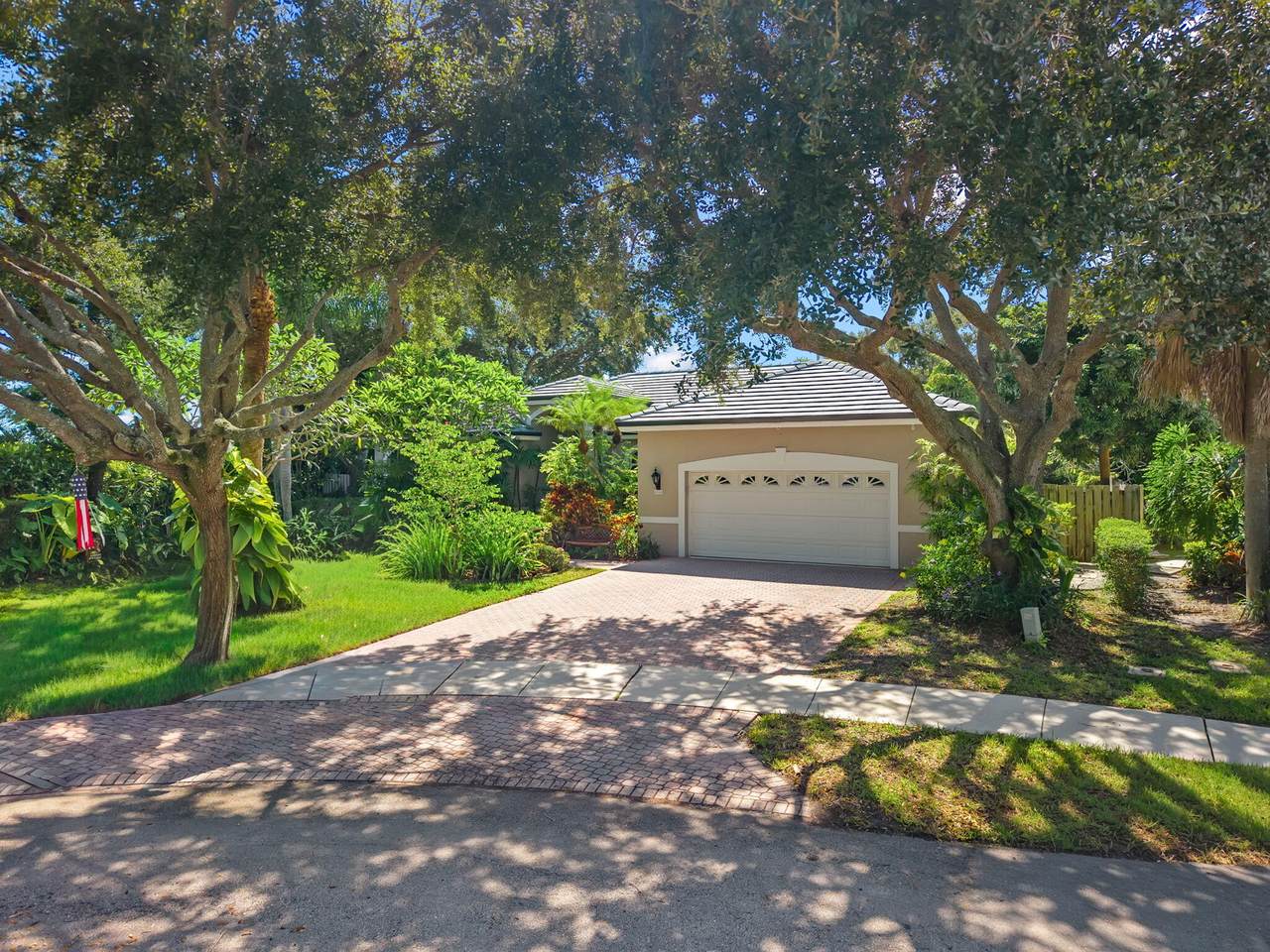 4560 Barwick Ranch Circle - Photo 1