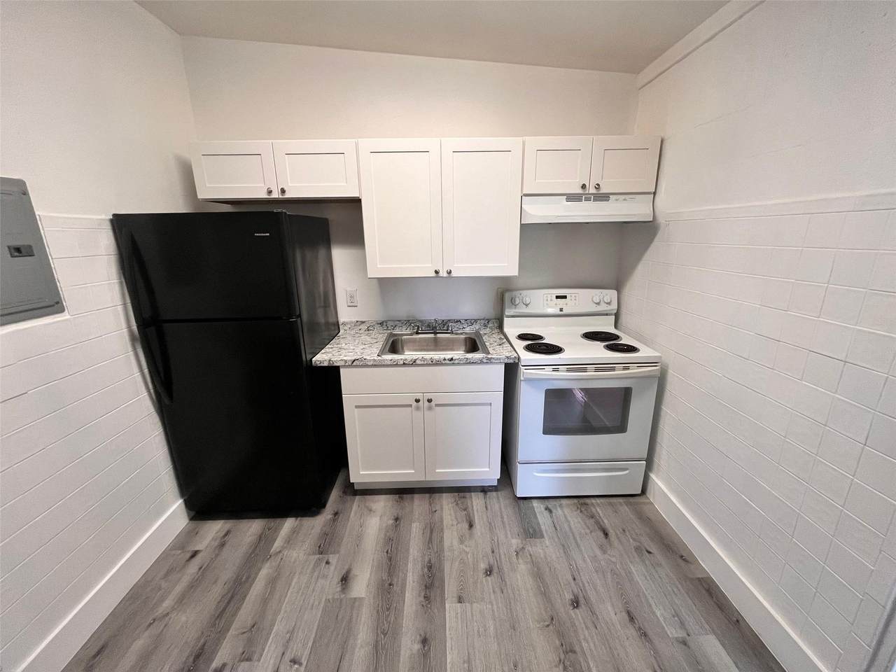 320 13th Ave - Photo 1