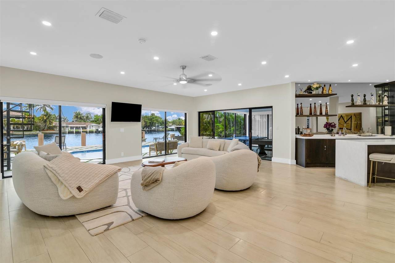 319 Riverside Dr - Photo 1