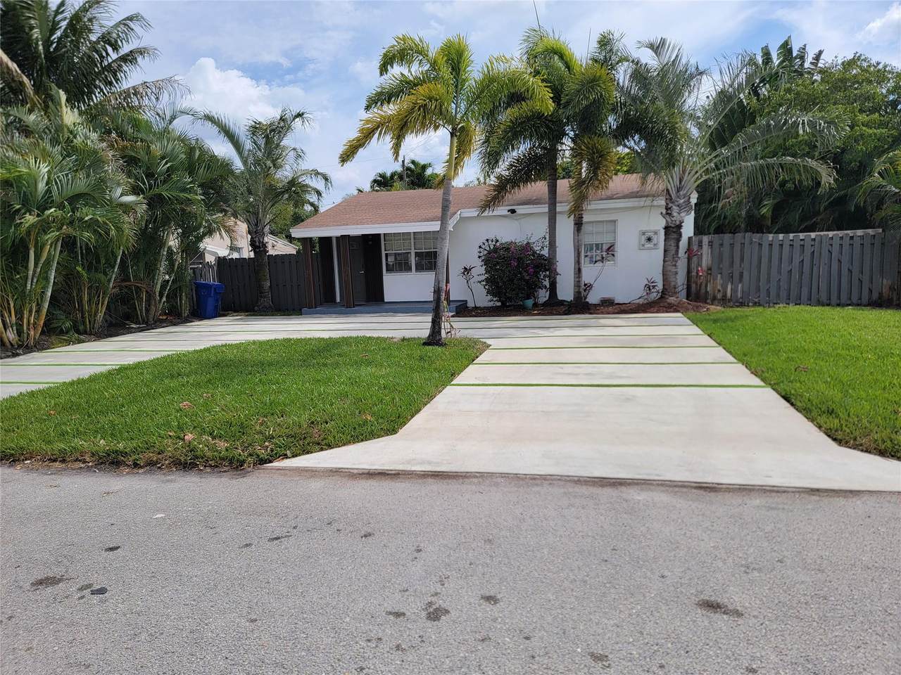 1600 2nd Ave - Photo 1