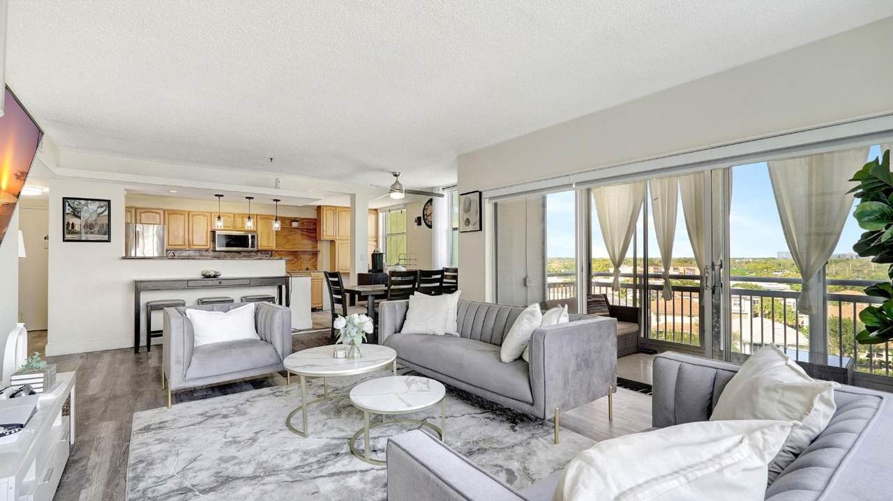 4400 Hillcrest Drive - Photo 1