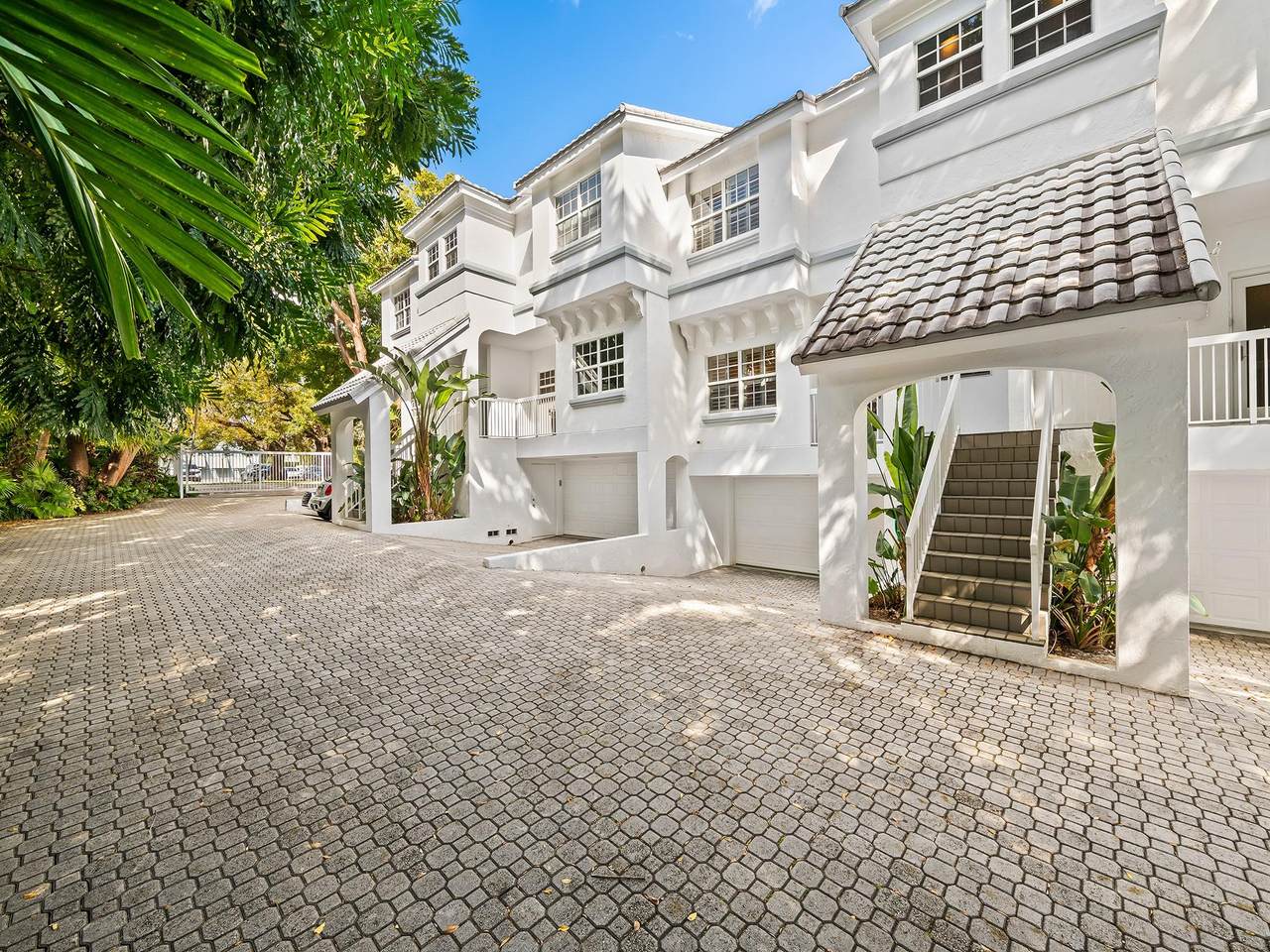 1705 Las Olas Blvd - Photo 1