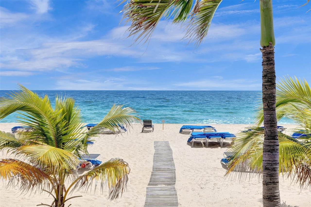 https://bt-photos.global.ssl.fastly.net/beaches/1280_boomver_2_F10492502-2.jpg