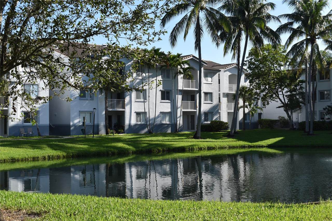 2600 University Dr - Photo 1