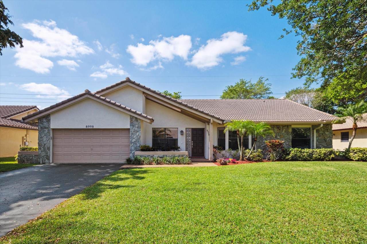 8998 47 Court - Photo 1