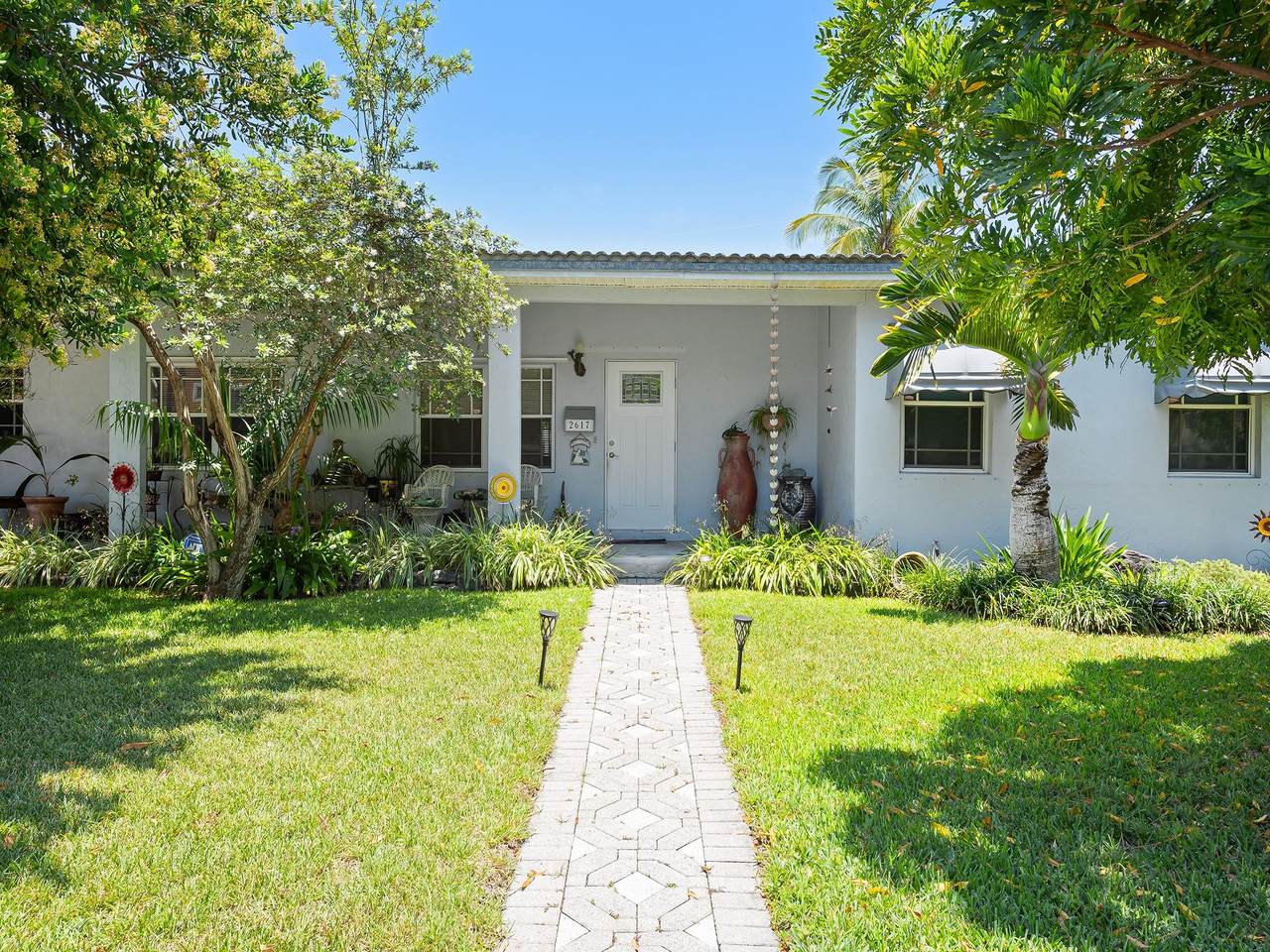 2617 11th Ct - Photo 1