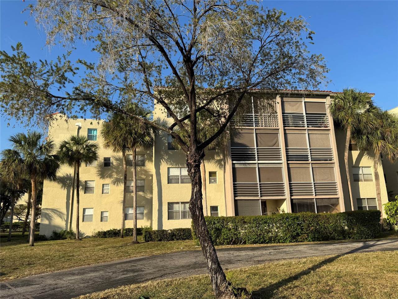 1810 Lauderdale Ave - Photo 1