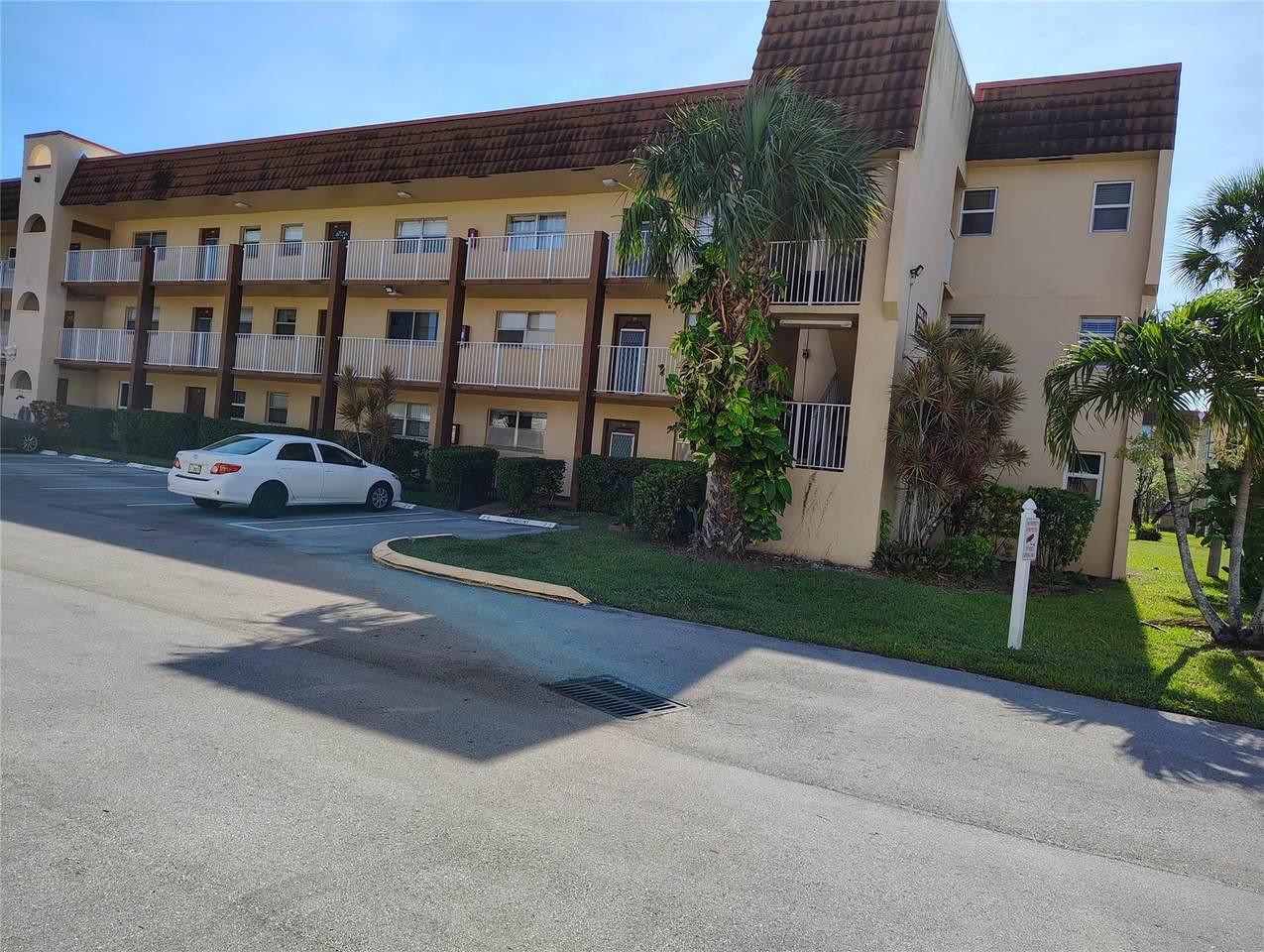 2701 N.Pine Island Road - Photo 1