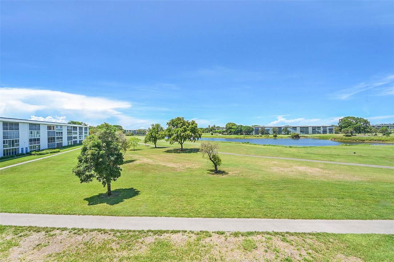 2801 Victoria Way - Photo 1