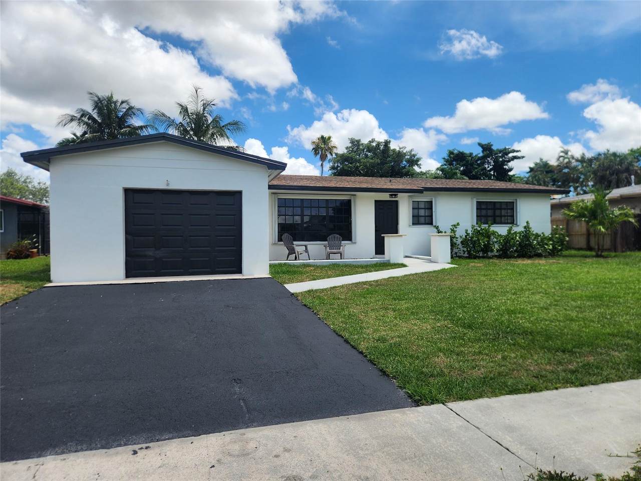 8301 17th Ct - Photo 1