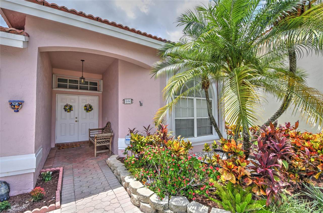98 Gables Blvd - Photo 1