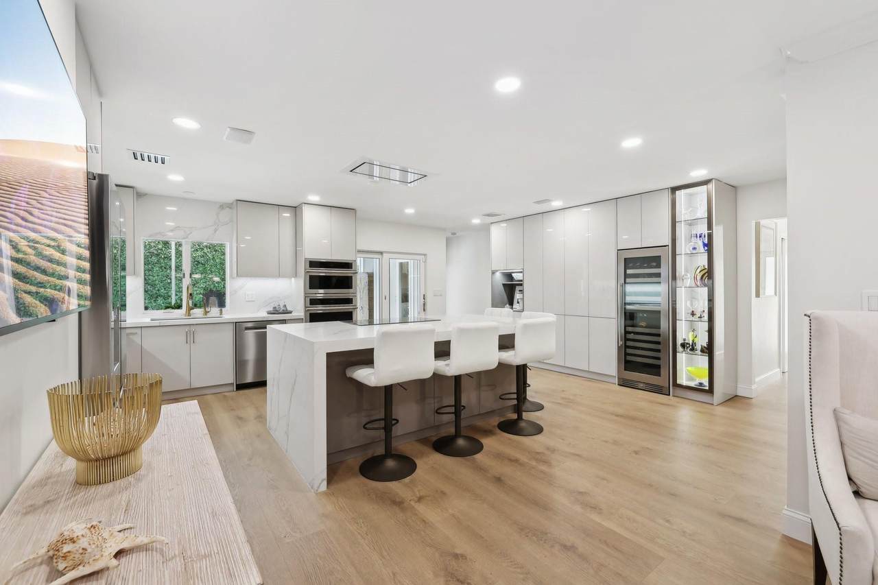 2510 47th St - Photo 1
