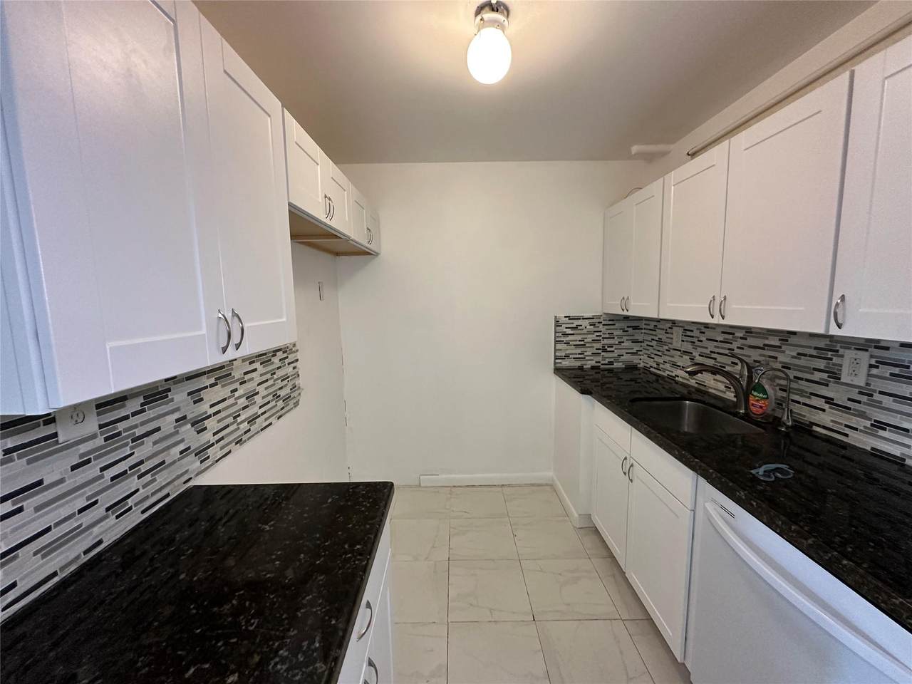 1031 Berkshire B - Photo 1