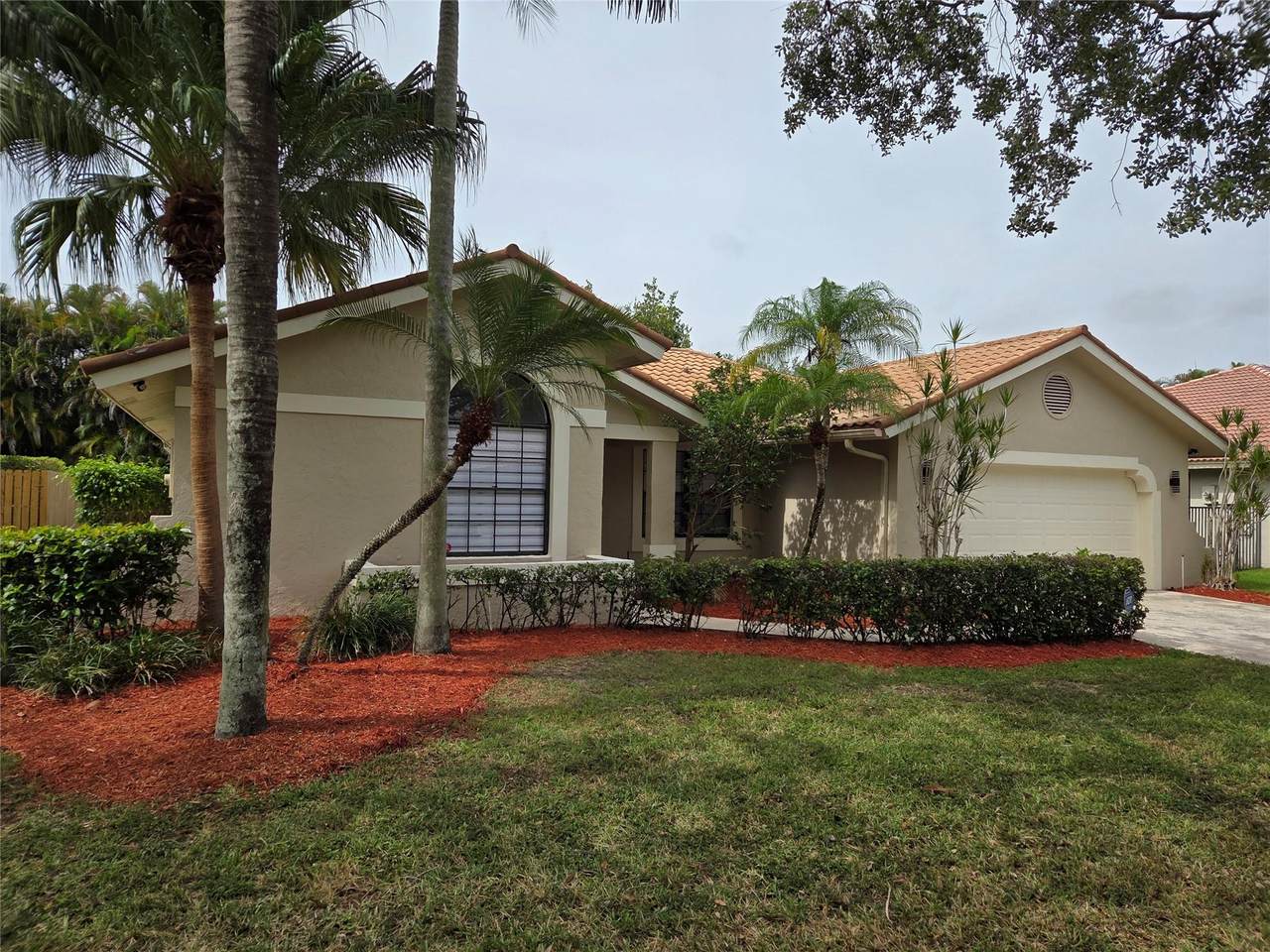 1624 Newport Ln - Photo 1