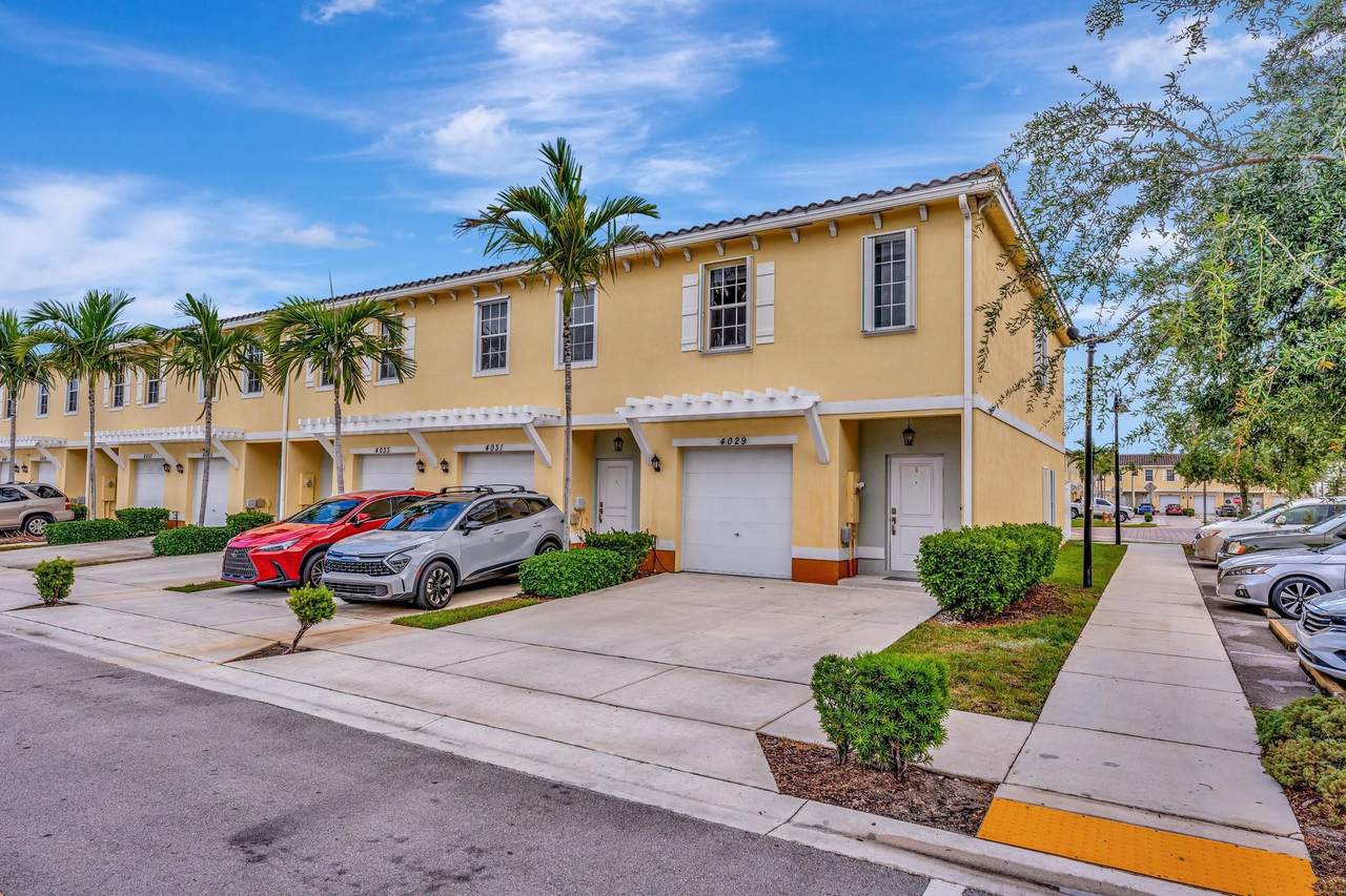 4029 11th St - Photo 1