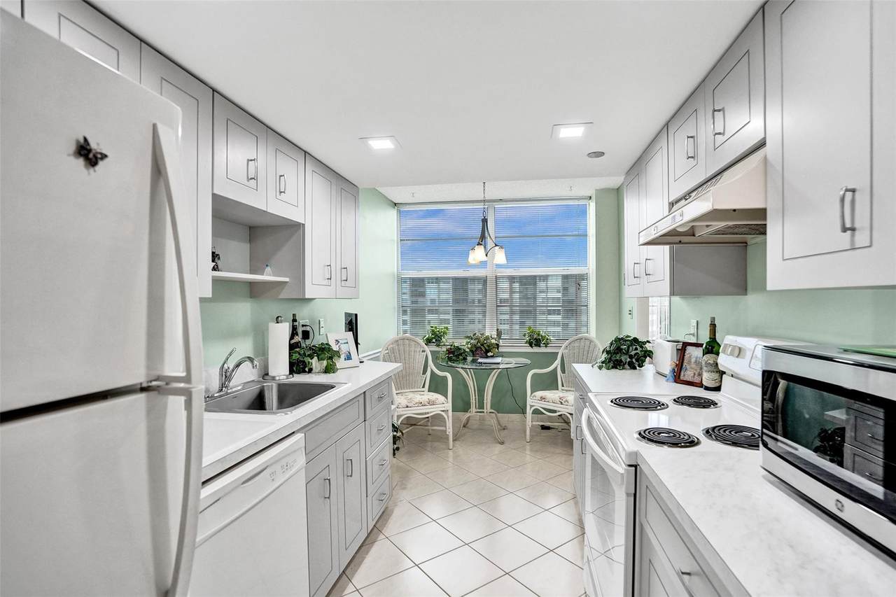 1100 Saint Charles Place - Photo 1