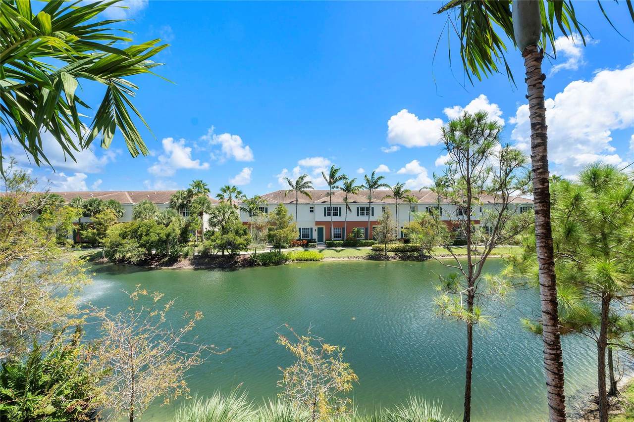 168 6th Ct - Photo 1