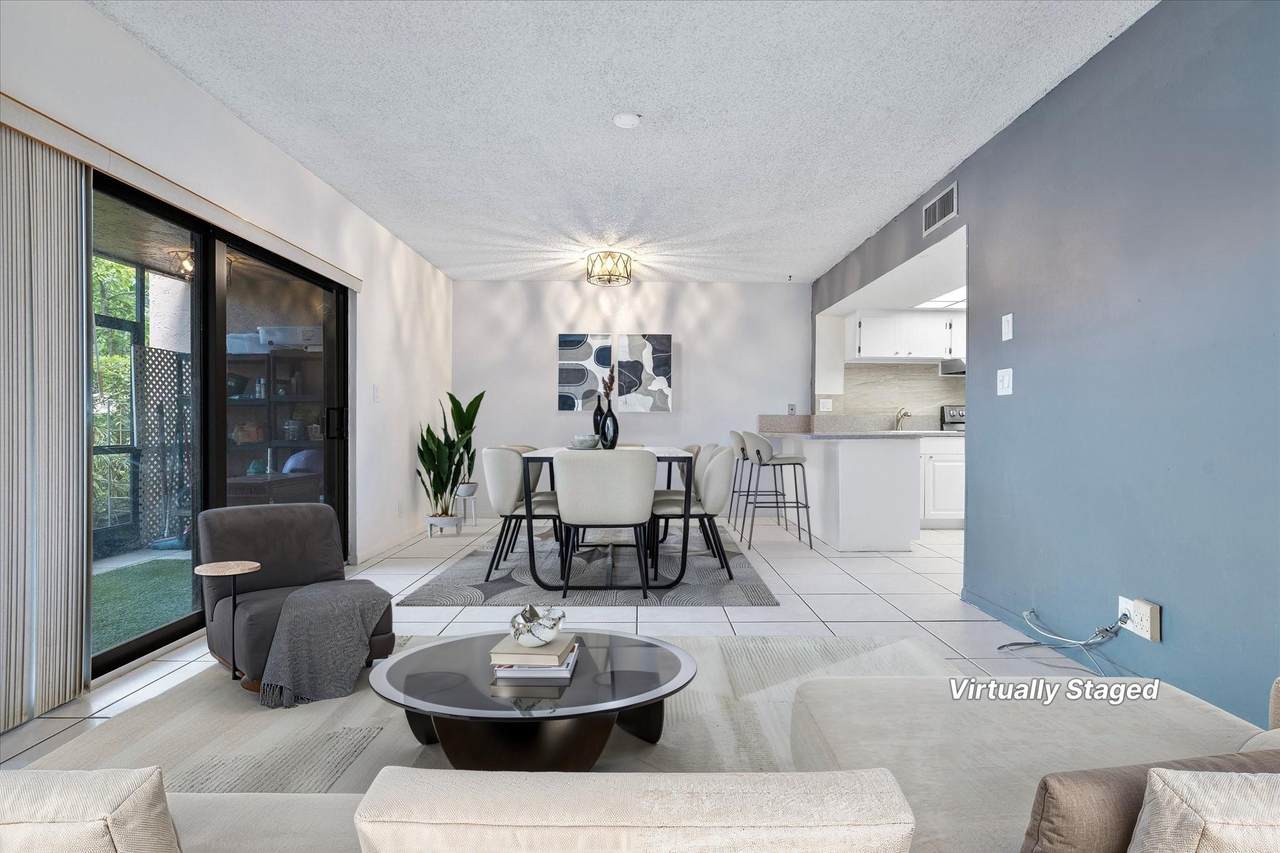 16 Toledo Ct - Photo 1