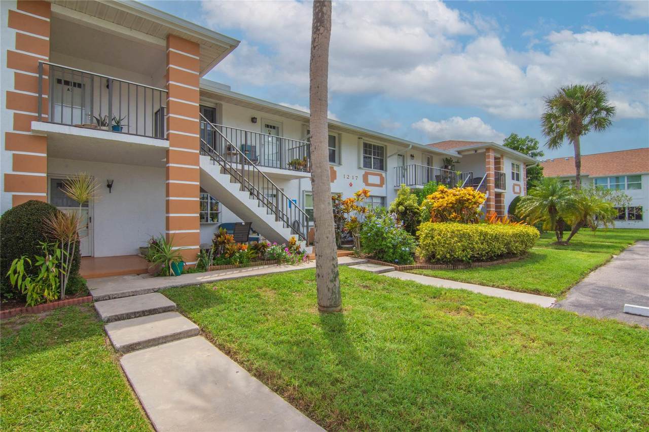 1217 Lakes End Dr - Photo 1