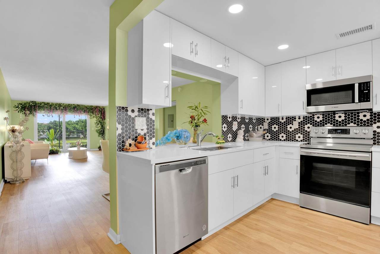 4402 Martinique Ct - Photo 1