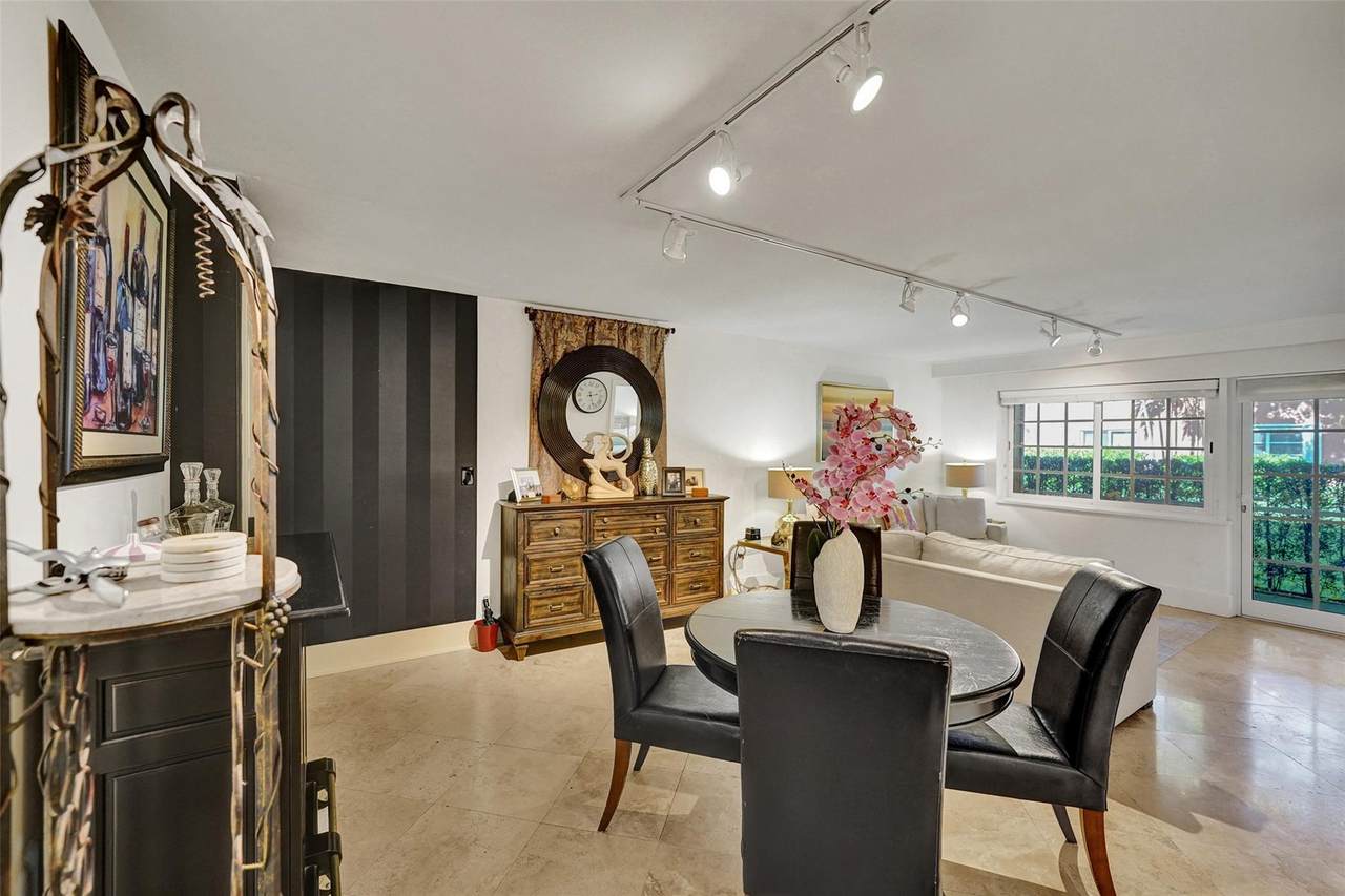 200 19th Ct - Photo 1