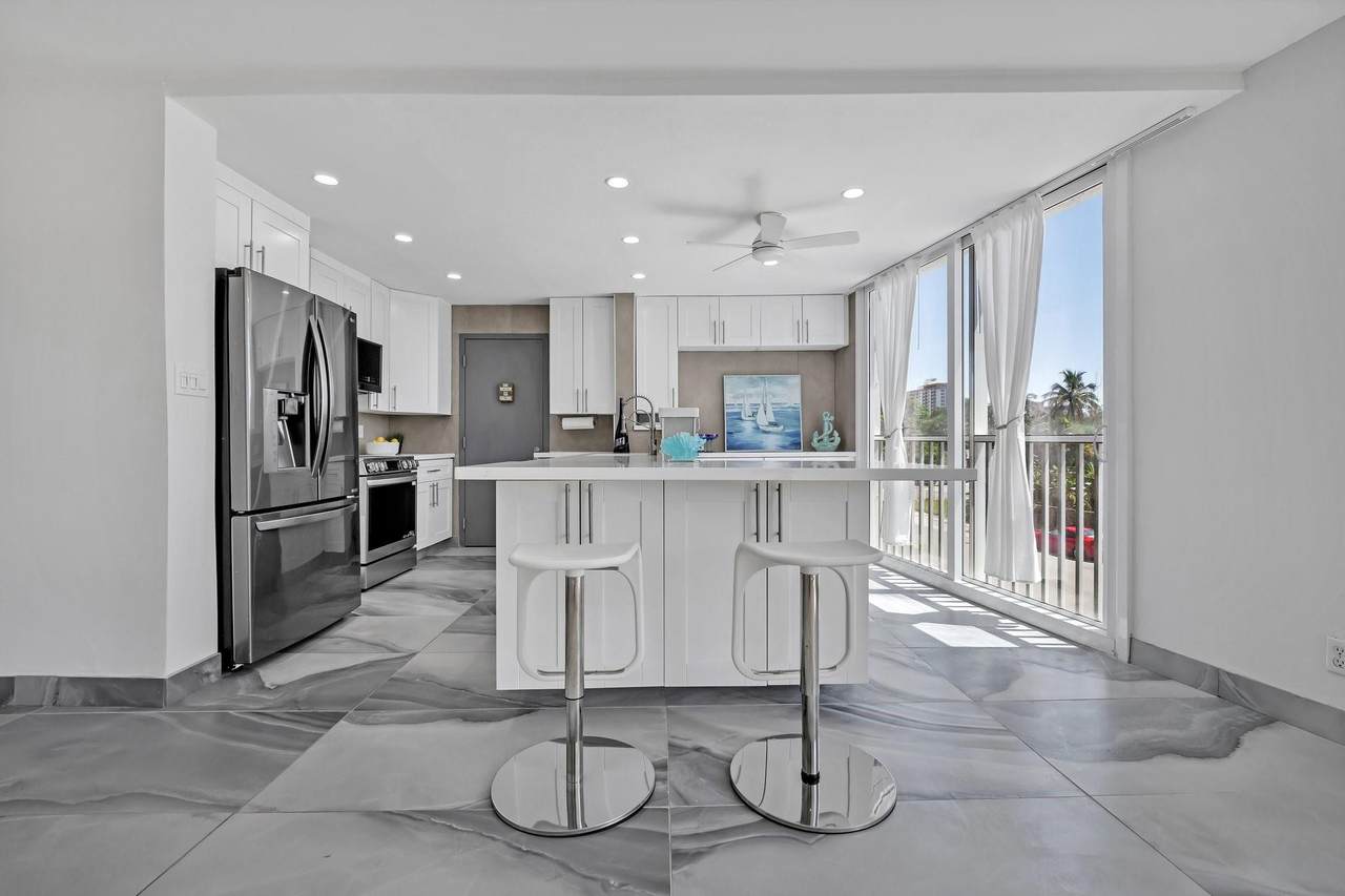 720 Bayshore Drive - Photo 1