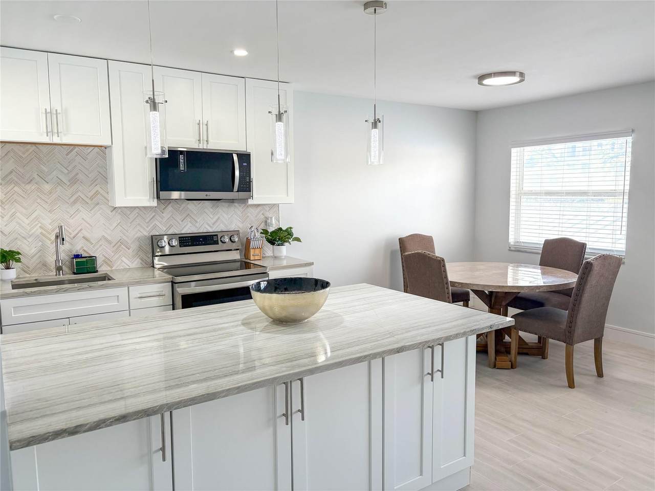 4541 Ocean Dr - Photo 1