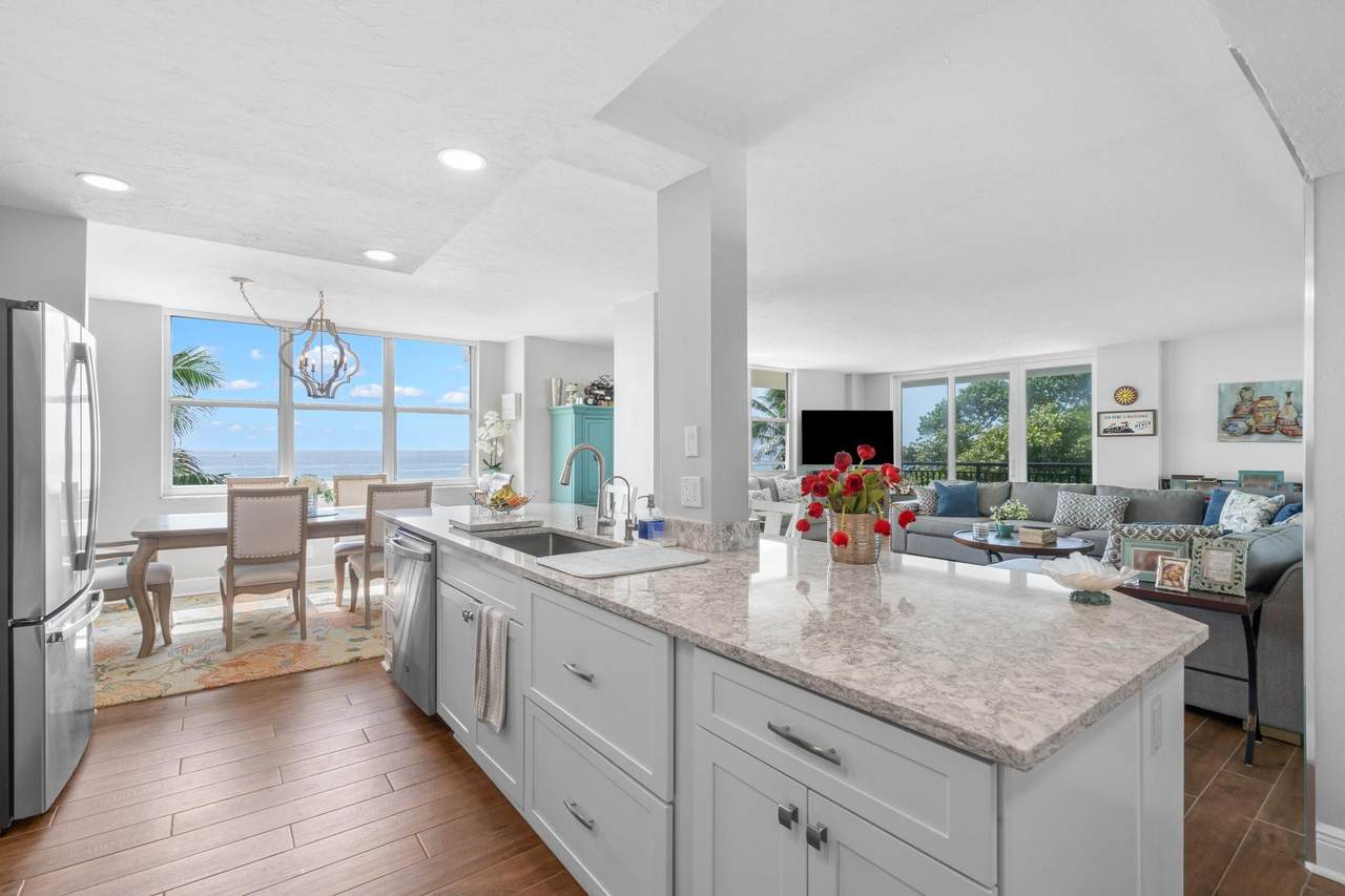 1147 Hillsboro Mile - Photo 1