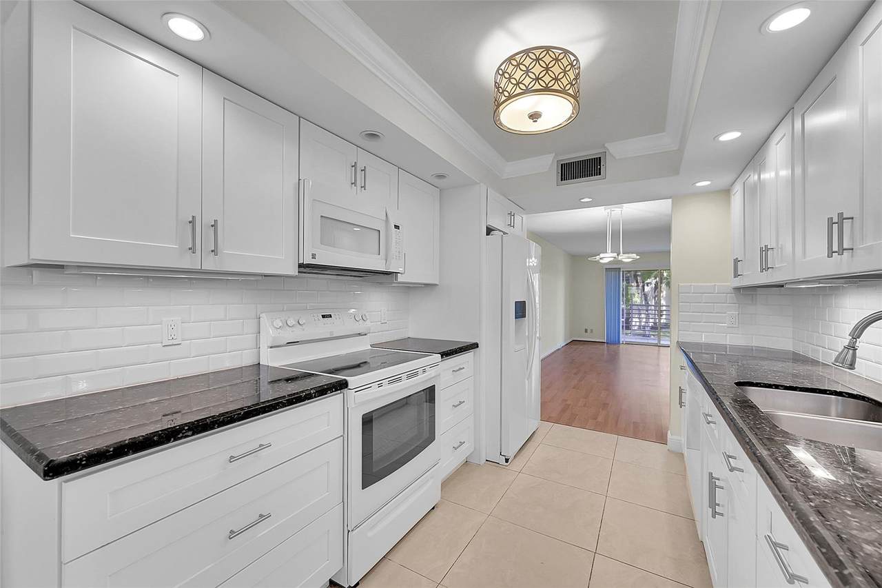 1802 Eleuthera Pt - Photo 1