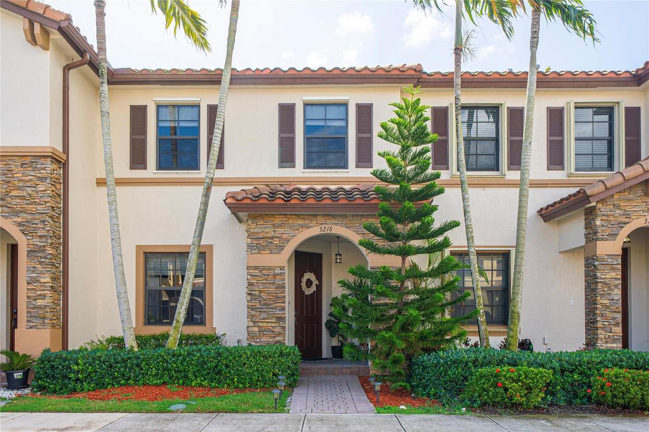 3216 6th St - Photo 1