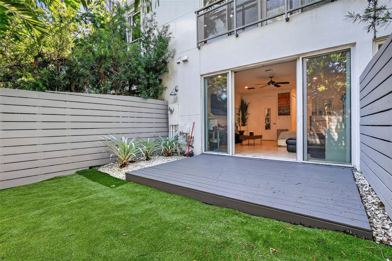 822 19th Ave - Photo 1