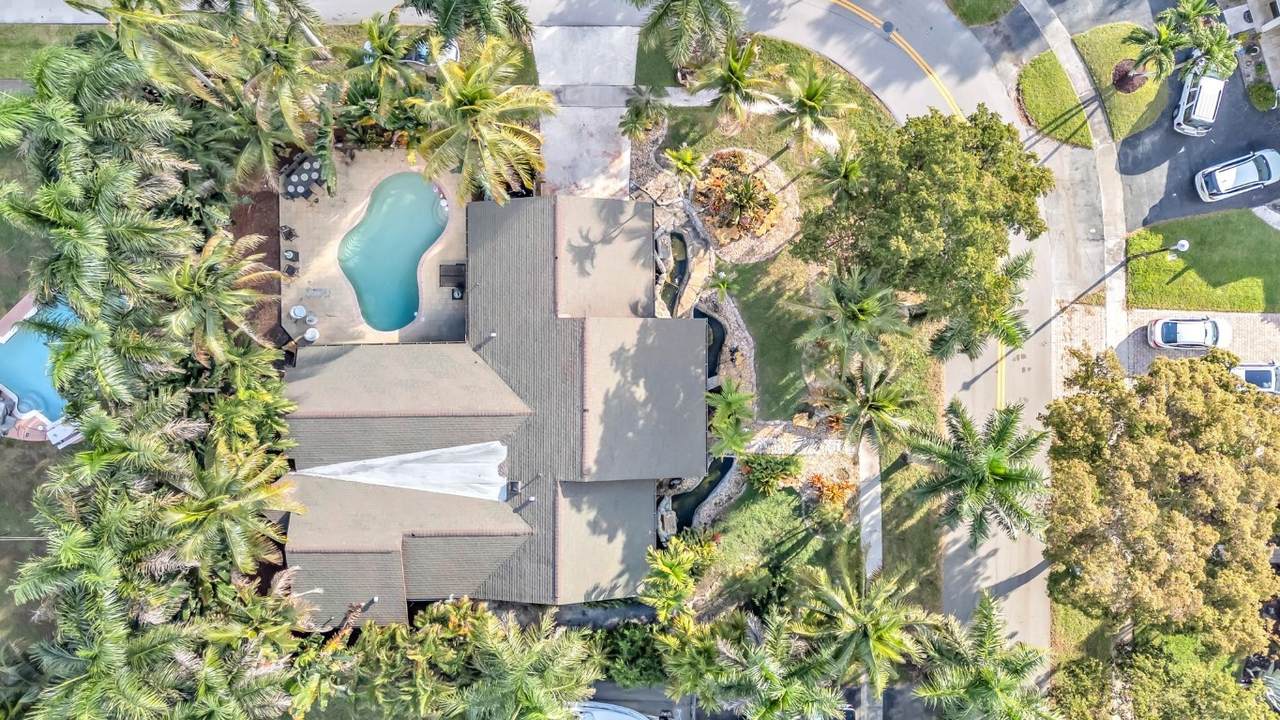 980 70th Avenue - Photo 1