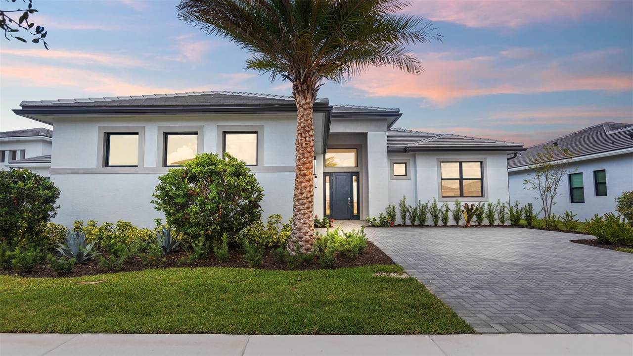 5325 Hutchinson Way - Photo 1