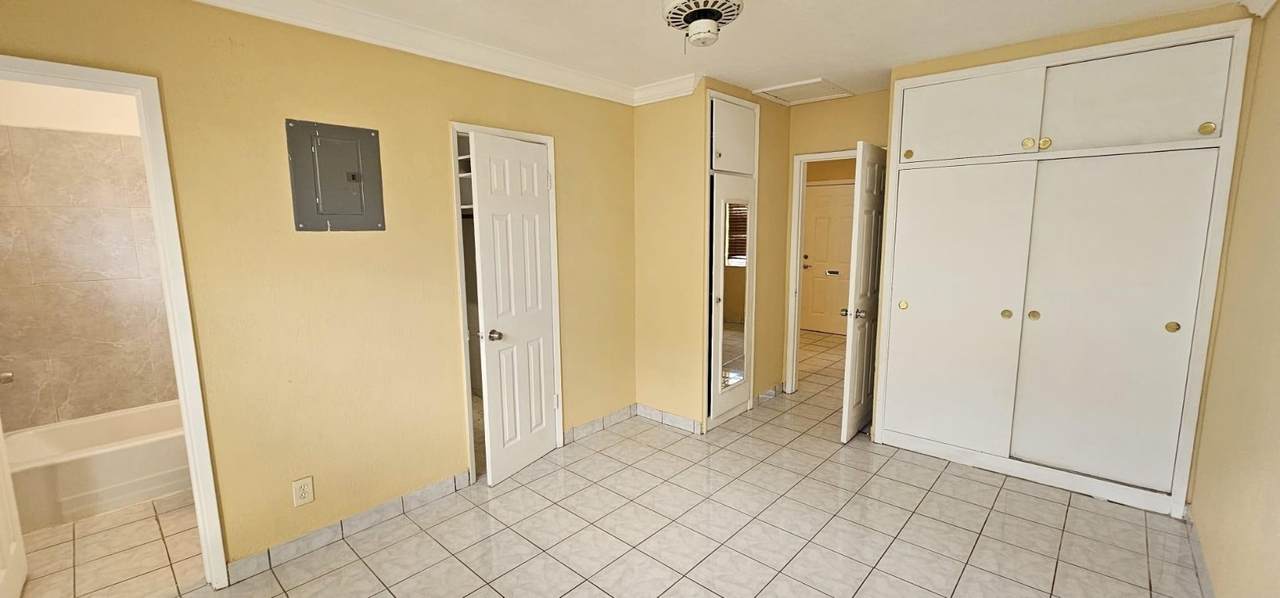 2211 Lincoln Street - Photo 1
