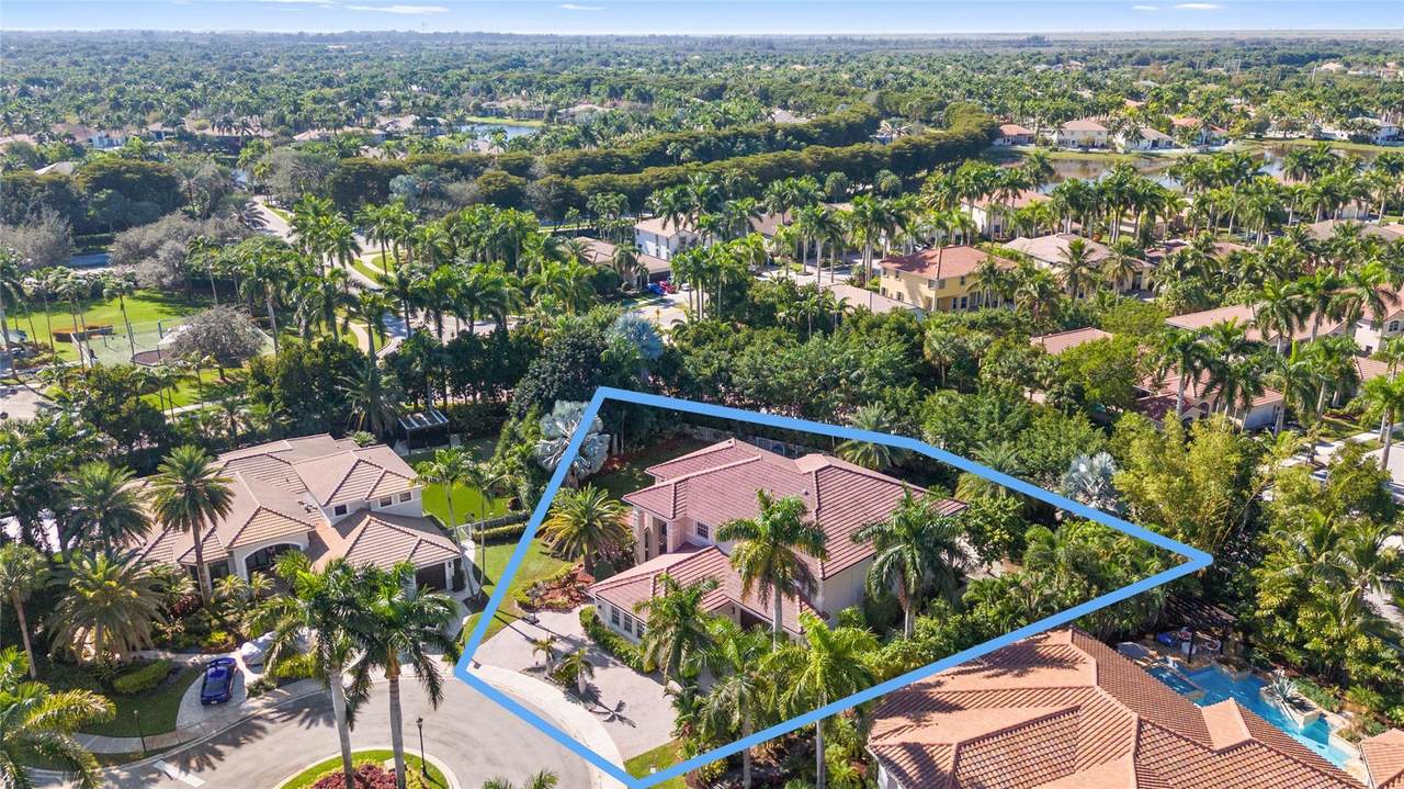1585 Victoria Isle Way - Photo 1