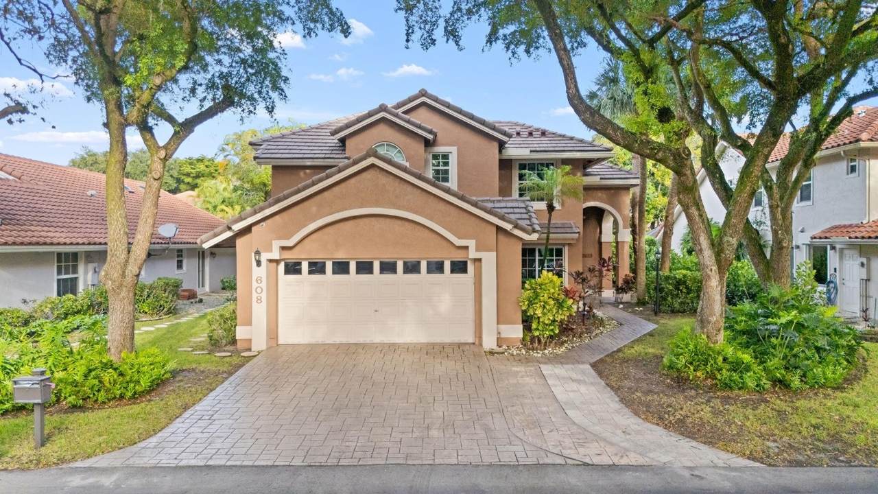 608 Misty Oaks Lane - Photo 1