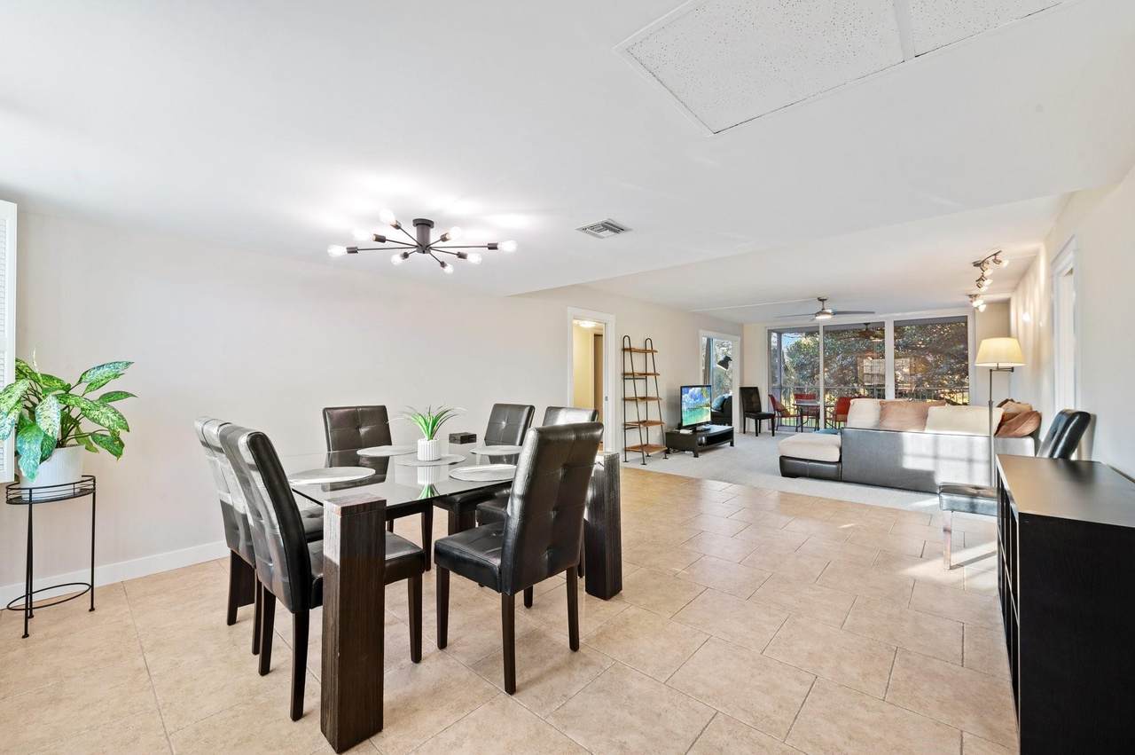 3900 Oaks Clubhouse Drive - Photo 1