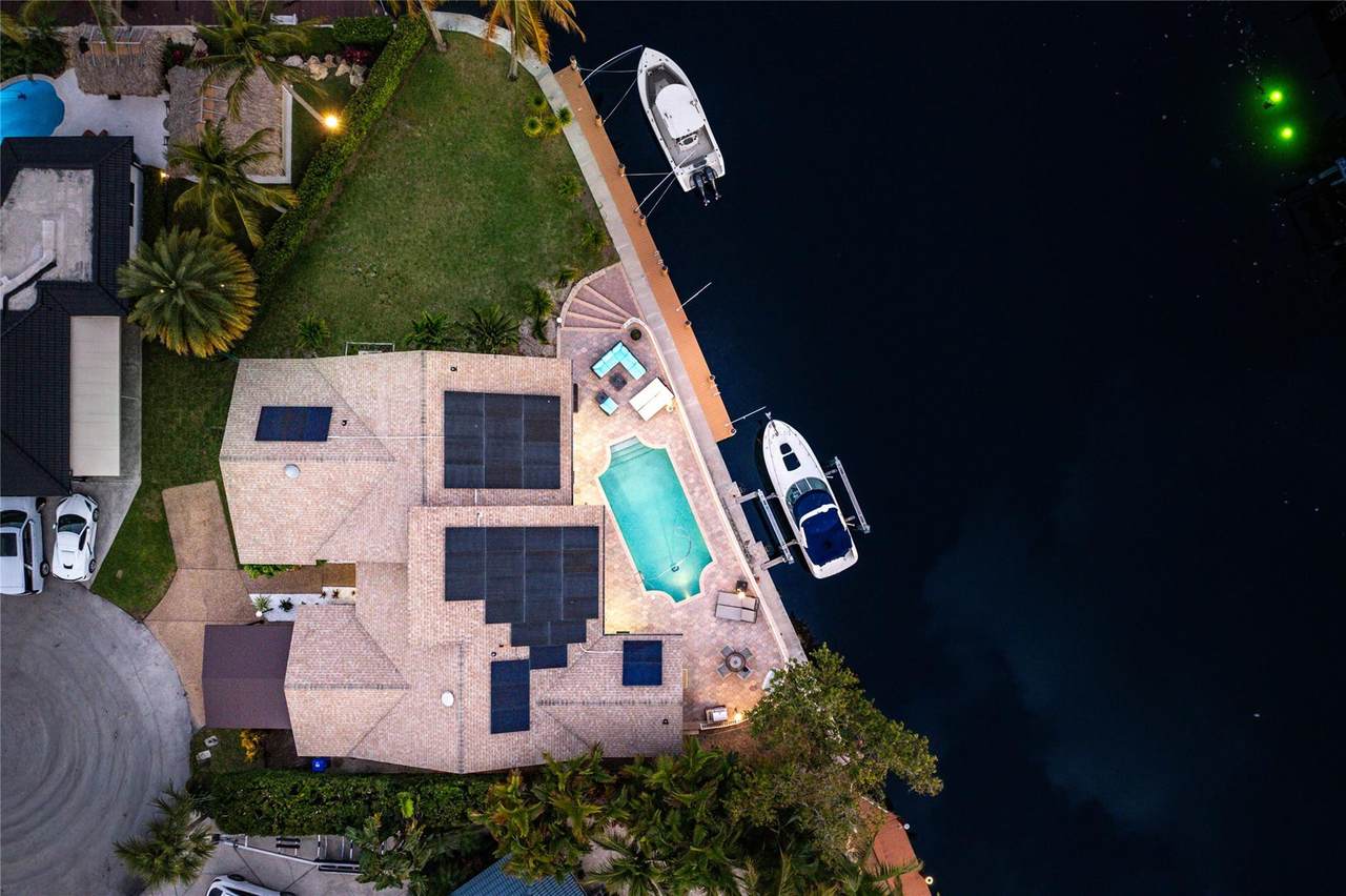 https://bt-photos.global.ssl.fastly.net/beaches/1280_boomver_2_F10549812-2.jpg